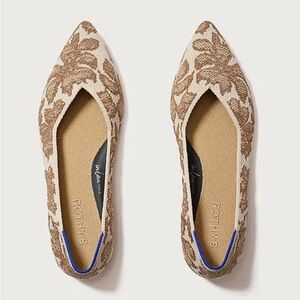 Brand New never worn Point ll Gold Chantilly lace style with in love insoles.